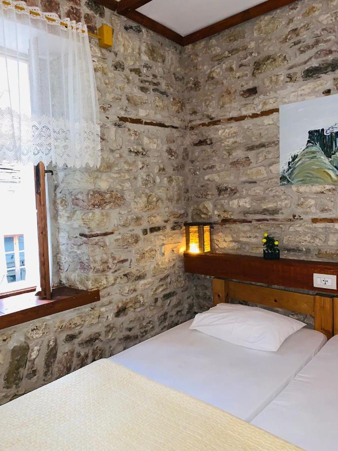 Guest House And Hostel Val-Mar Gjirokastër Exteriör bild
