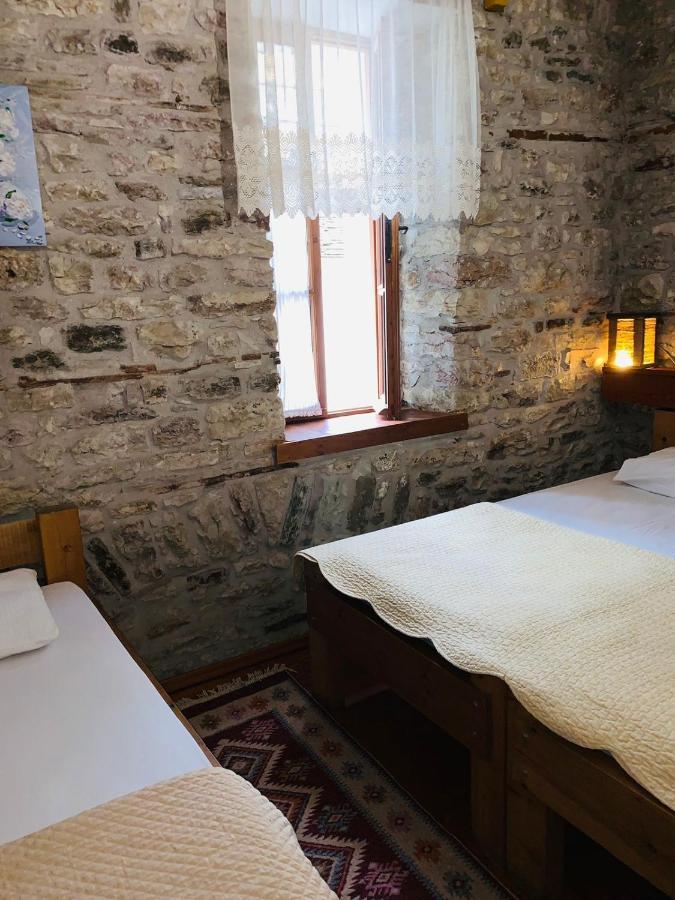 Guest House And Hostel Val-Mar Gjirokastër Exteriör bild