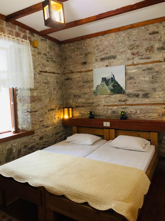 Guest House And Hostel Val-Mar Gjirokastër Exteriör bild