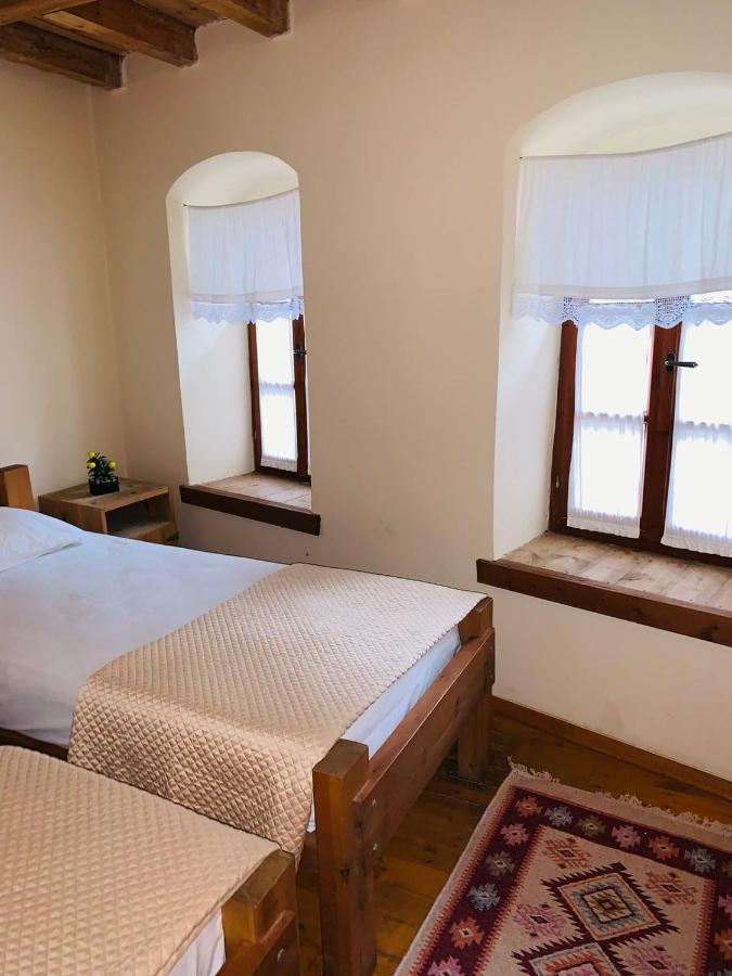Guest House And Hostel Val-Mar Gjirokastër Exteriör bild